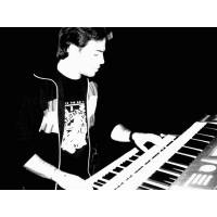 Pianista/Tastierista disponibile per registrazioni in studio