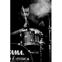 Insegnante di batteria e percussioni su Salerno e provincia.
