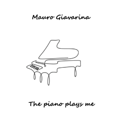 The piano plays me