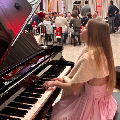 Compositore, cantautore, pianista, cantante, music production 