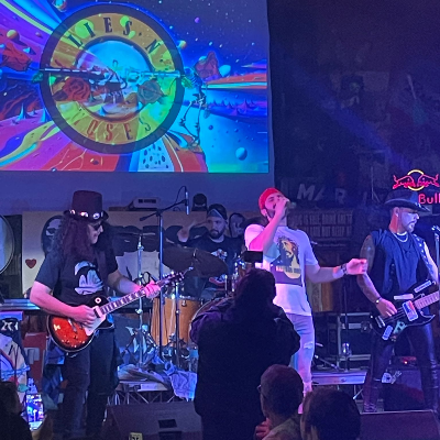 Lies n' Roses