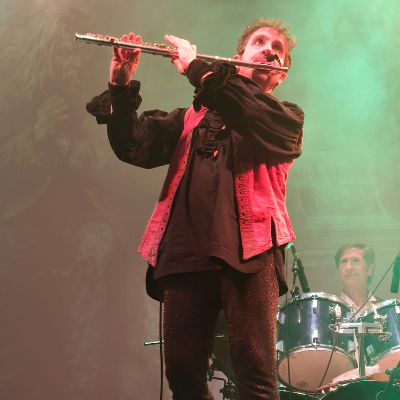 FLAUTISTA IMPARTISCE LEZIONI DI FLAUTO TRAVERSO E TEORIA MUSICALE