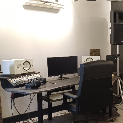 Talkin Hound Studio