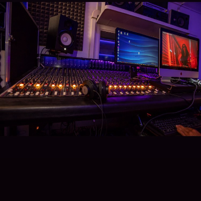 frey music center sala prove studio di registrazione scuola di musica videoclip etichetta discografica 