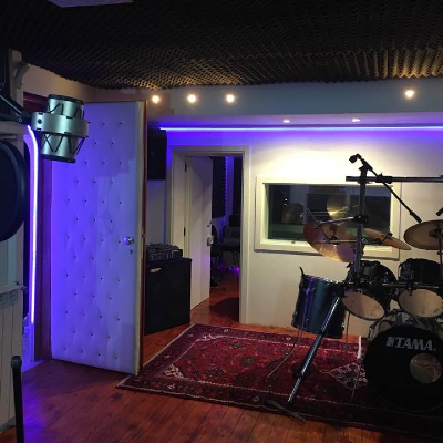 frey music center sala prove studio di registrazione scuola di musica videoclip etichetta discografica 