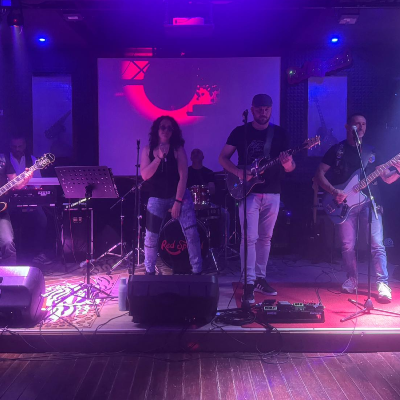 VanHundred Rock Band