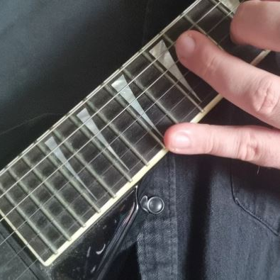 Insegnante di chitarra, elettrica e acustica
