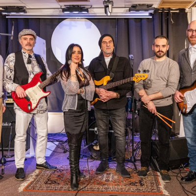 Muriel Mamusi cantante live show band 