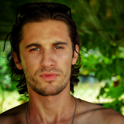 Liam Zanon